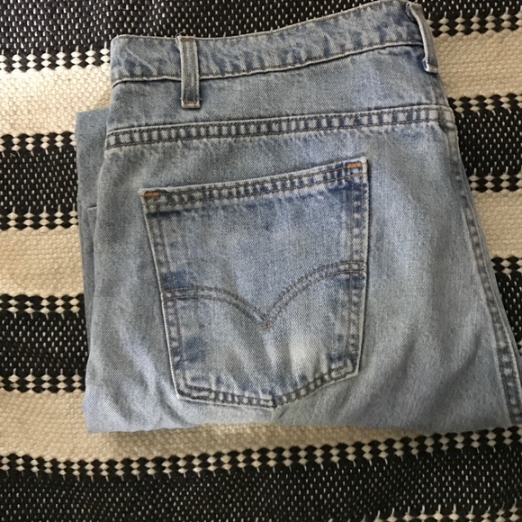 •VINTAGE LEVI JEANS• - Picture 2 of 5