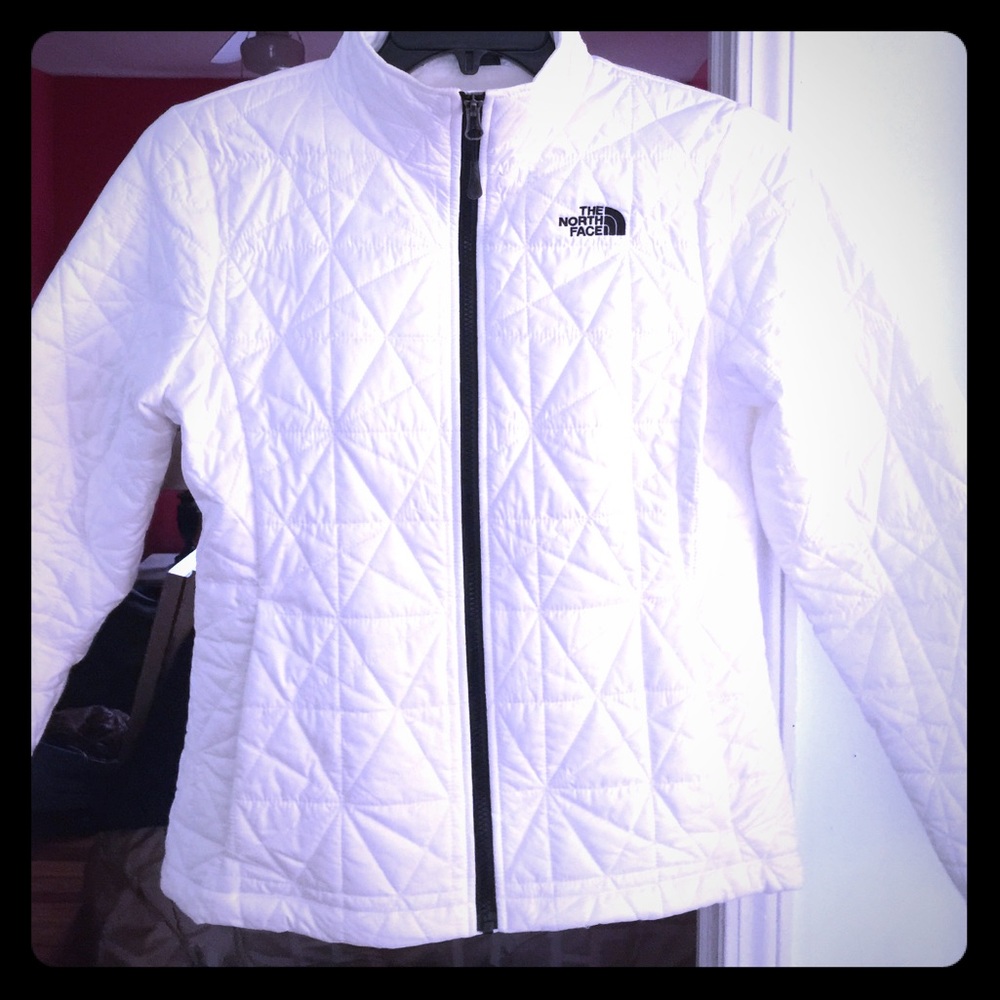 White North Face spring/fall jacket. size Medium.