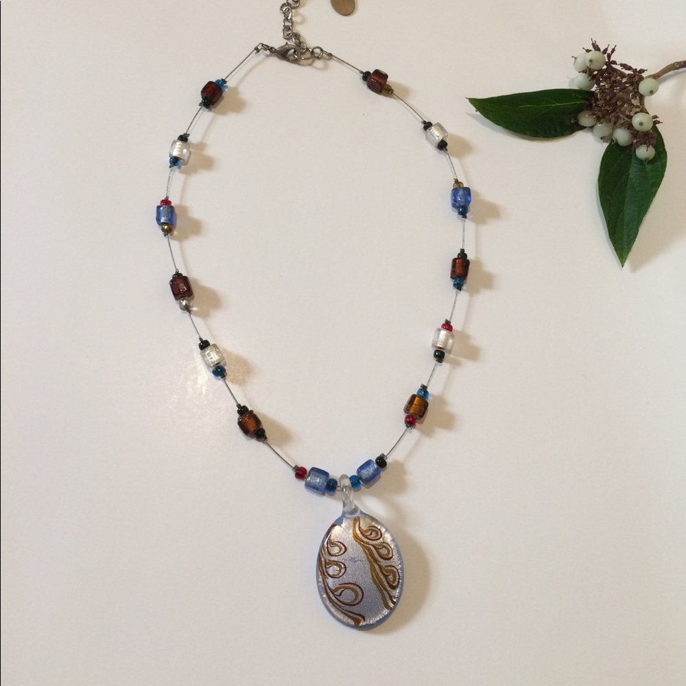 Glass pendant necklace