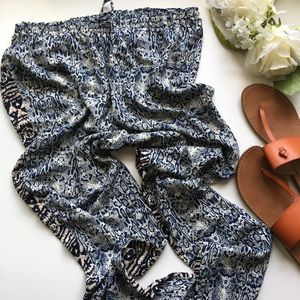 Staring at Stars // Contrast Print Relaxed Joggers Staring at Stars // Contrast Print Relaxed Joggers