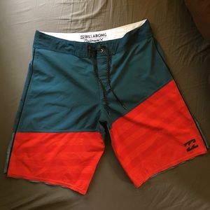 Billabong platinum board shorts