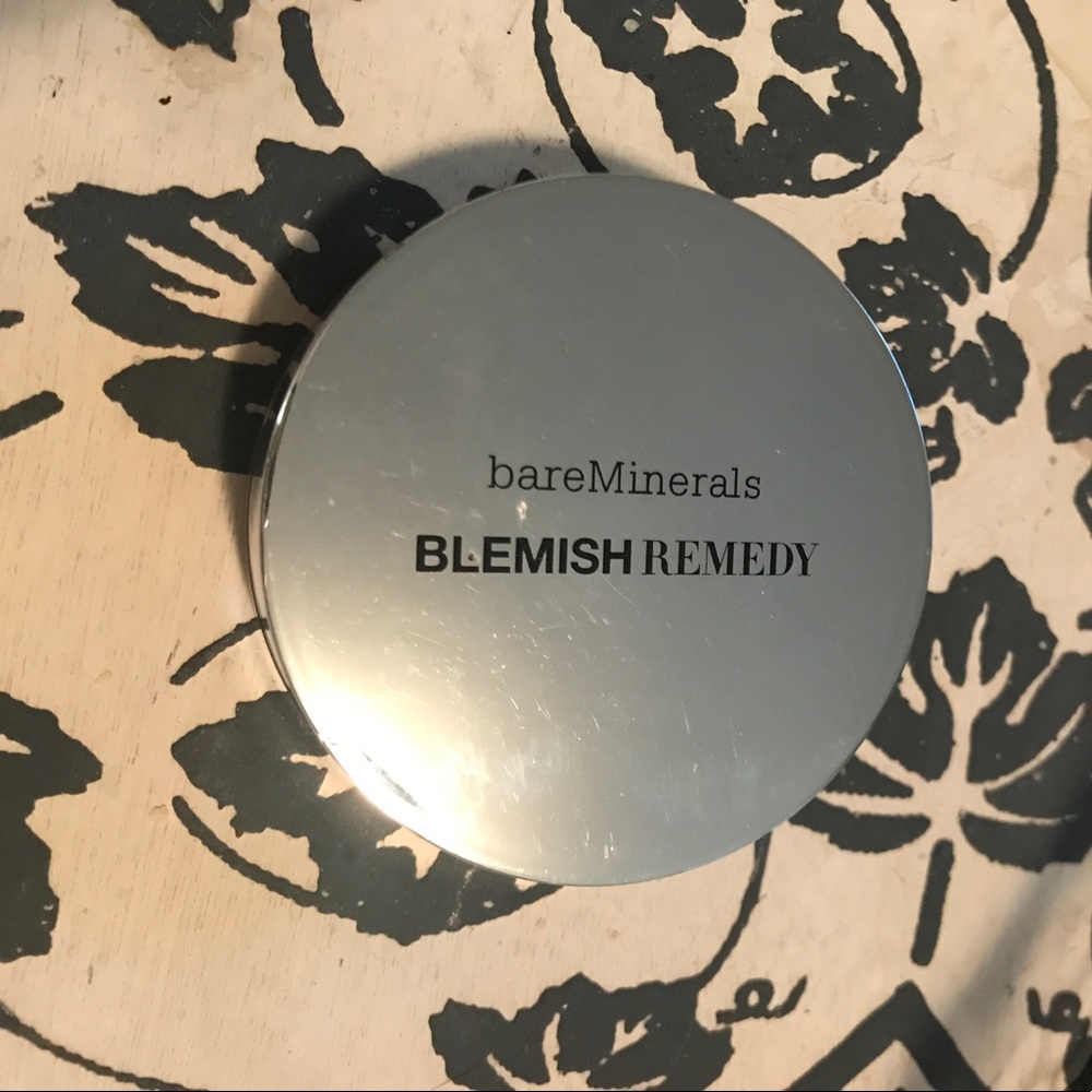 Bare minerals foundation