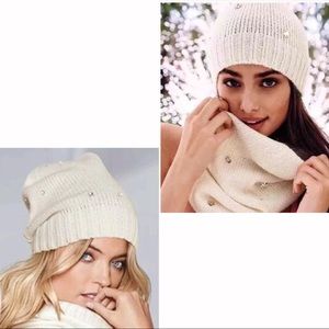 🔴DONATING SOON!! rhinestone white scarf & beanie