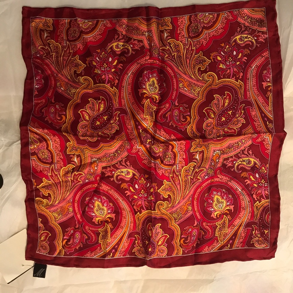 Michelson Silk Woven Pocket Paisley Red Square NWT - Picture 4 of 4