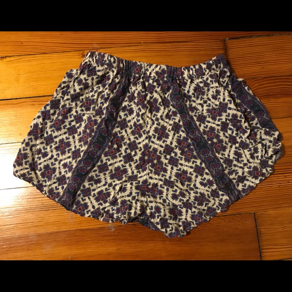 Brandy Melville printed shorts