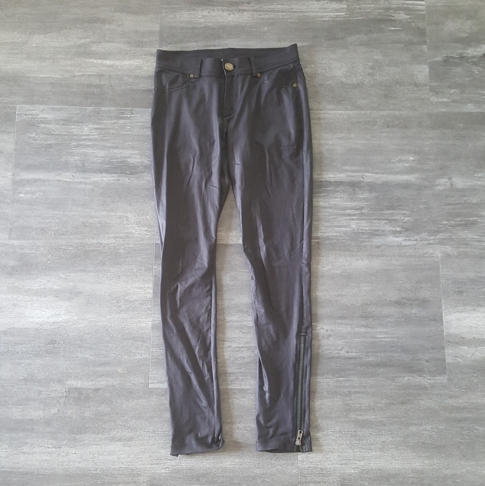 Matte Black Sleek R&J Legging