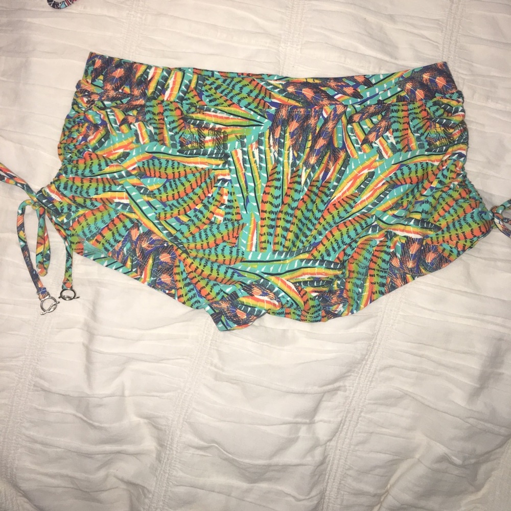 Liquido shorts