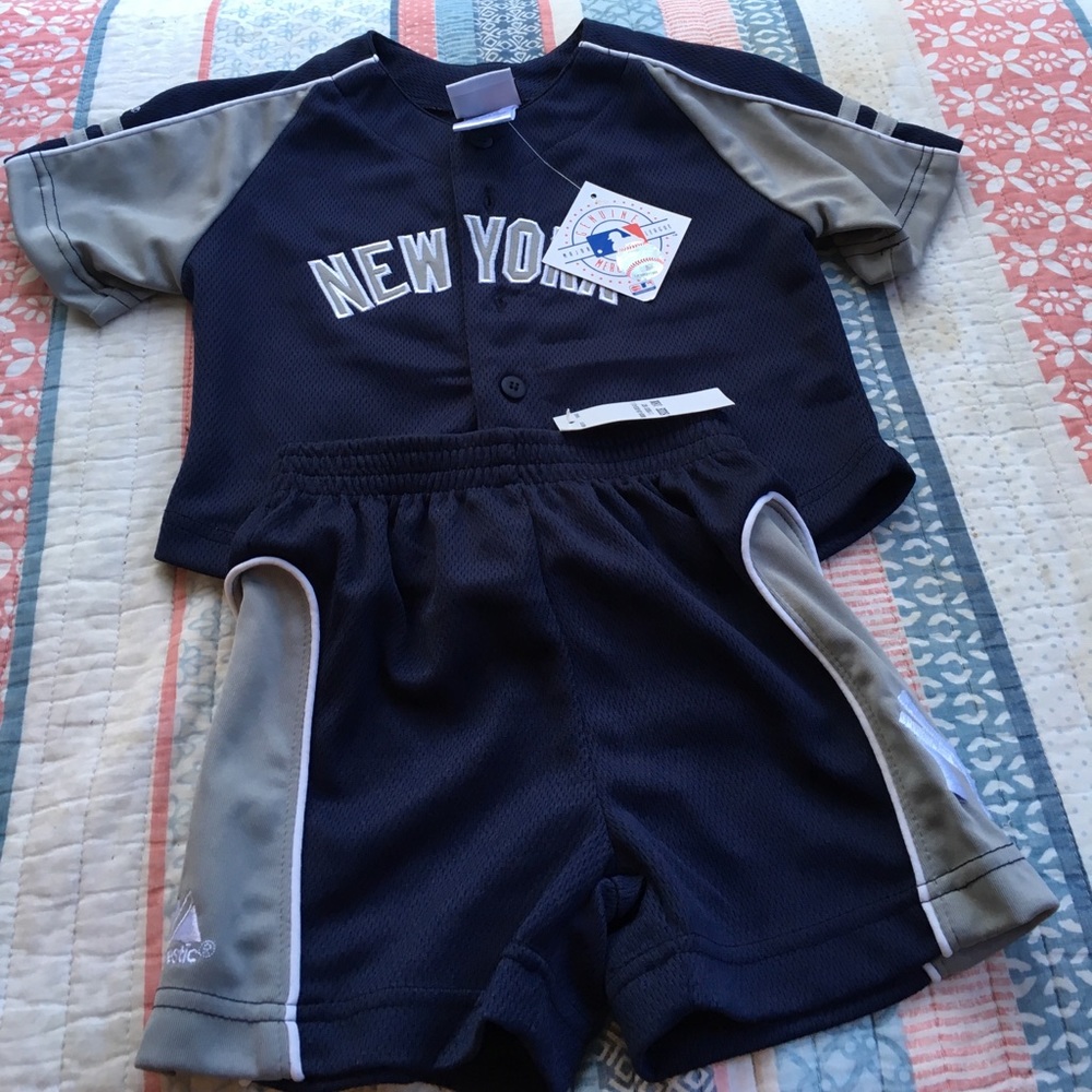 18 month New York Yankees Uniform