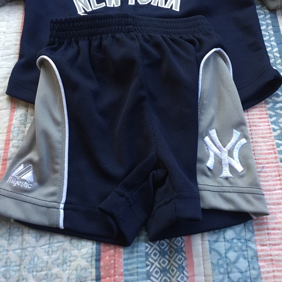 18 month New York Yankees Uniform - Picture 4 of 5