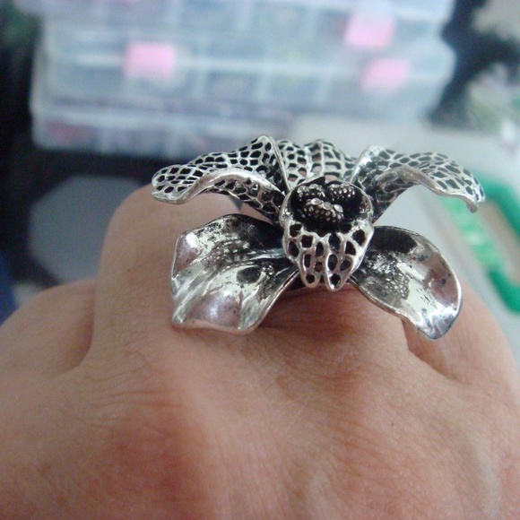 FOSSIL NWOT ORCHID CRYSTAL DETAIL RING - Picture 2 of 2