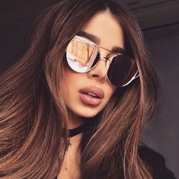 Accessories - PRICE DROP💥Gold Cat eye sunglasses