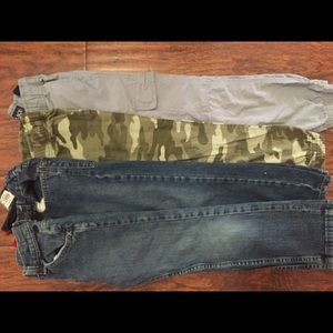 Bundle of 4 pants size 7 boys