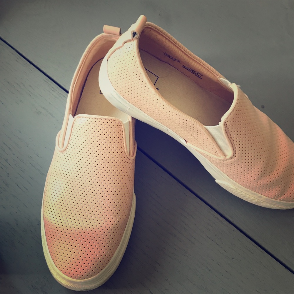GAP slip on's!