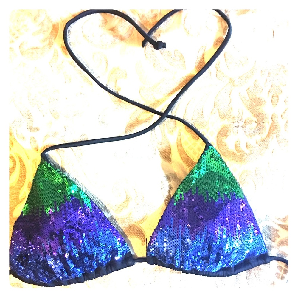 ⭐️Price Drop⭐️Victoria's Secret Sequin Bikini Top!