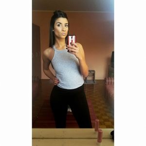 Meet your Posher, Azra teodora