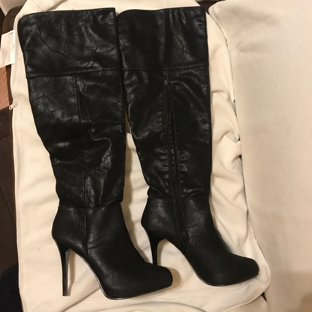 REPORT 'Nichola' Over the Knee Boot Black Pumps