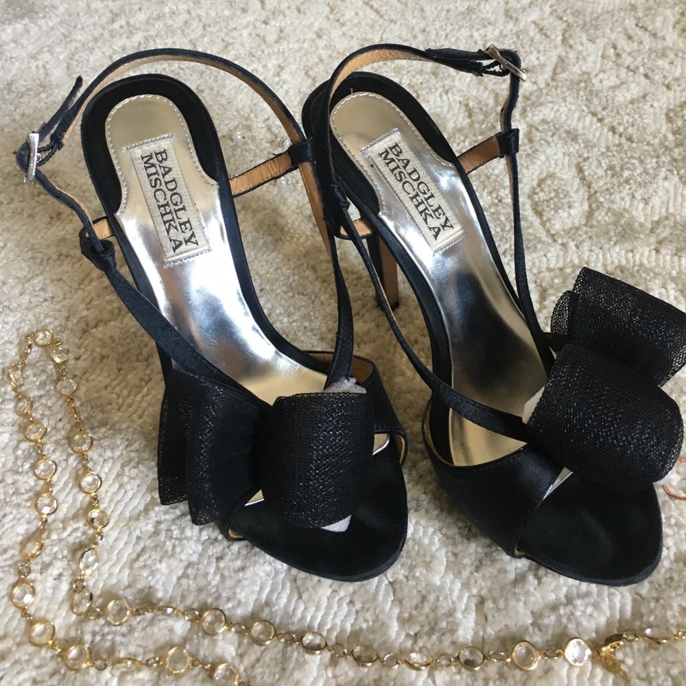 Badgley Mischka Black Strappy Bow Heels