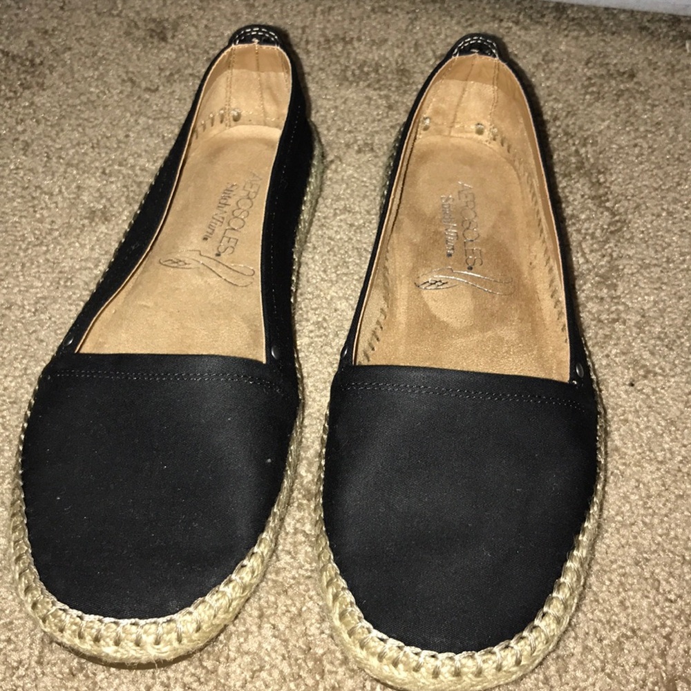 🤩: Black flats