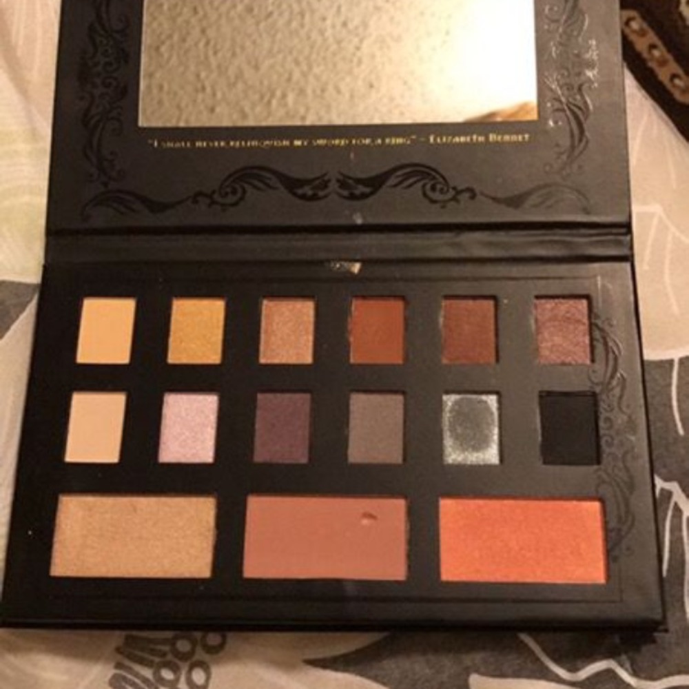 BH cosmetics- highlight, bronzes, eyeshadow