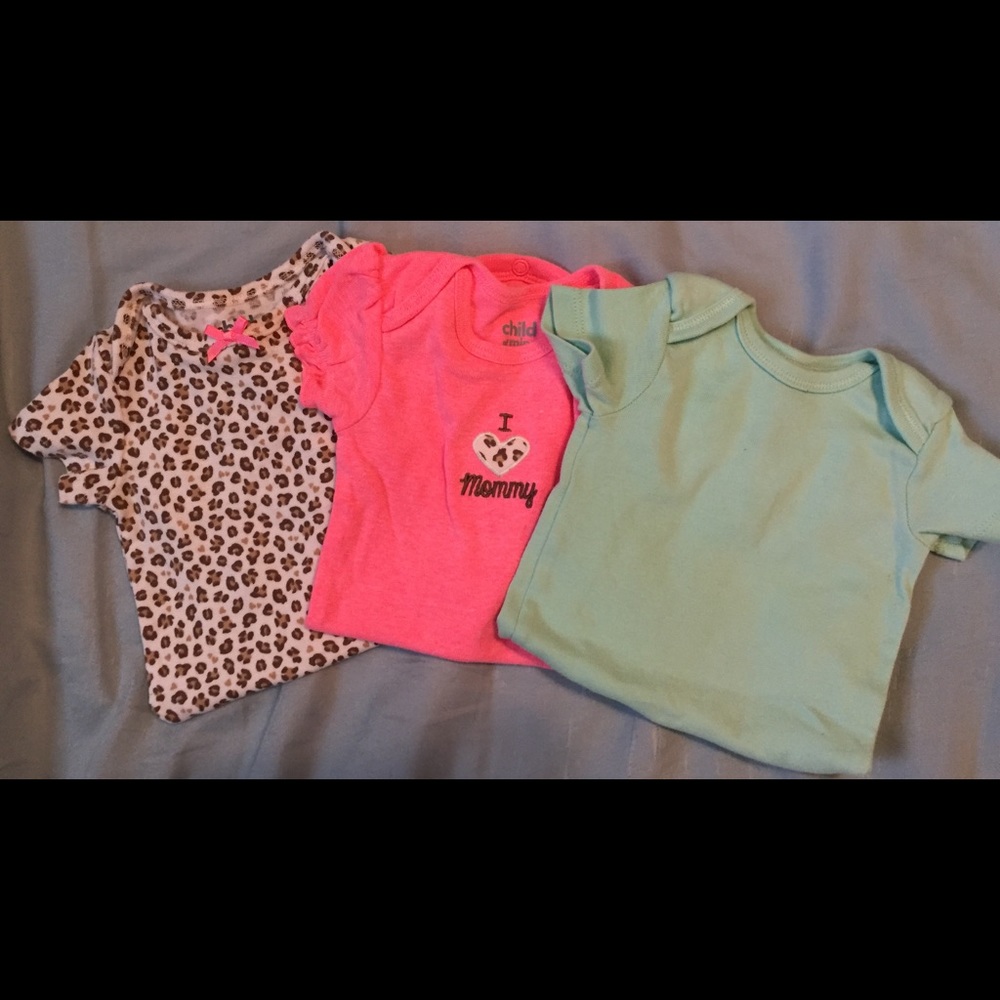 3-6m onesies 💗