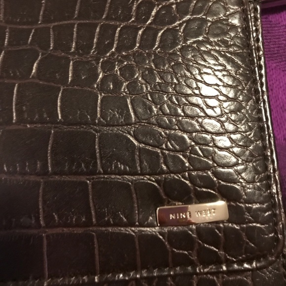 Nine West Handbags - NWOT Nine West bag with free Buxton change purse!
