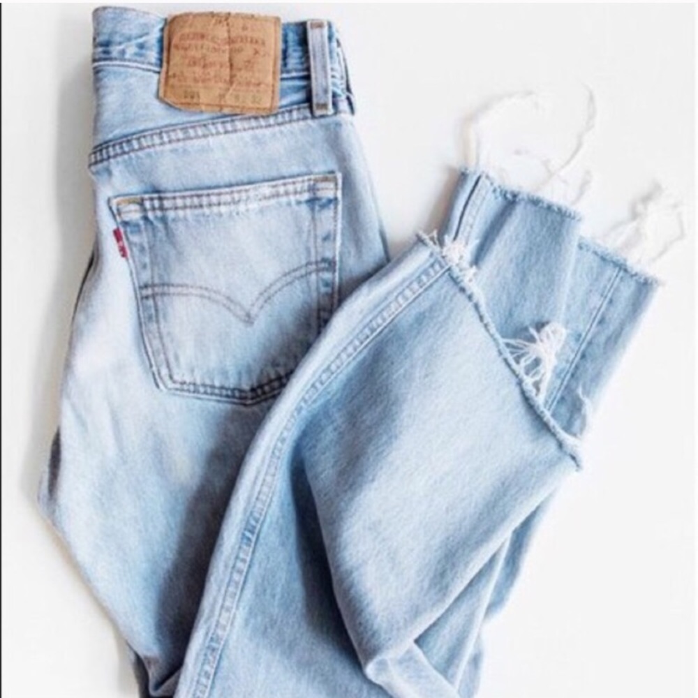 Vintage Highwaisted Cropped Levi's - Light (XS-M) - Picture 1 of 3