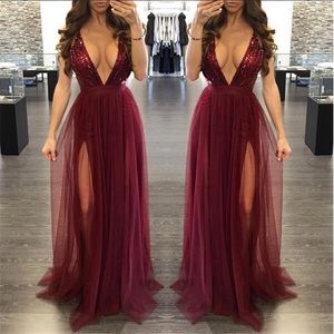 Last one 🔺Gorgeous V-neck backless dress.