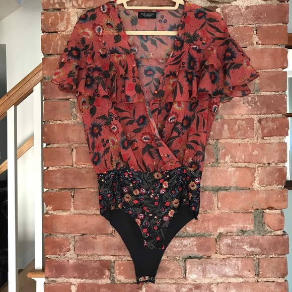 Zara Tops - Zara ruffled body suit