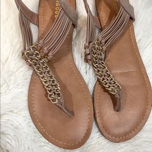 Madden girl taffeta sandal size 8