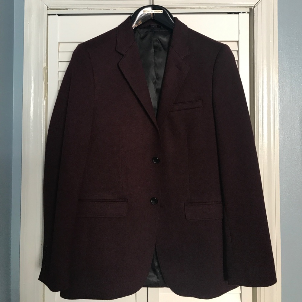 Apt 9 men's burgundy blazer
Size: 38 Short