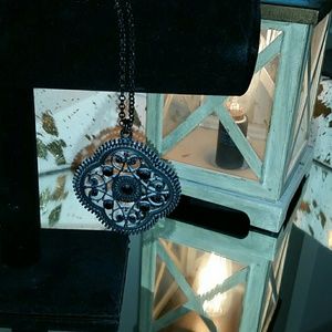 Beautiful express black necklace