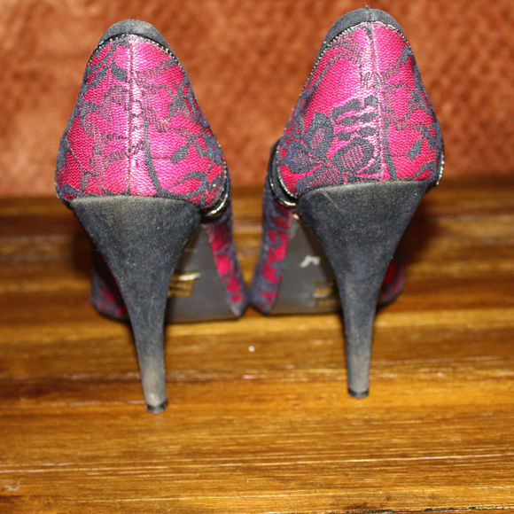 Charlotte Russe pink/black heels. - Picture 3 of 4