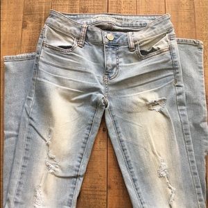AE Light Wash Super Stretch Jegging Distressed