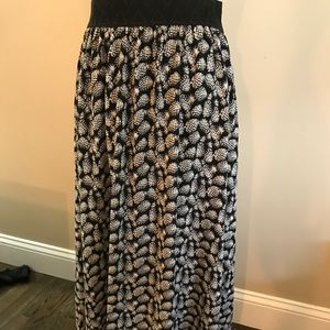 LuLaRoe Lucy Skirt