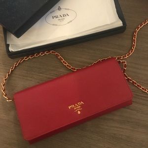 Prada Wallet on chain