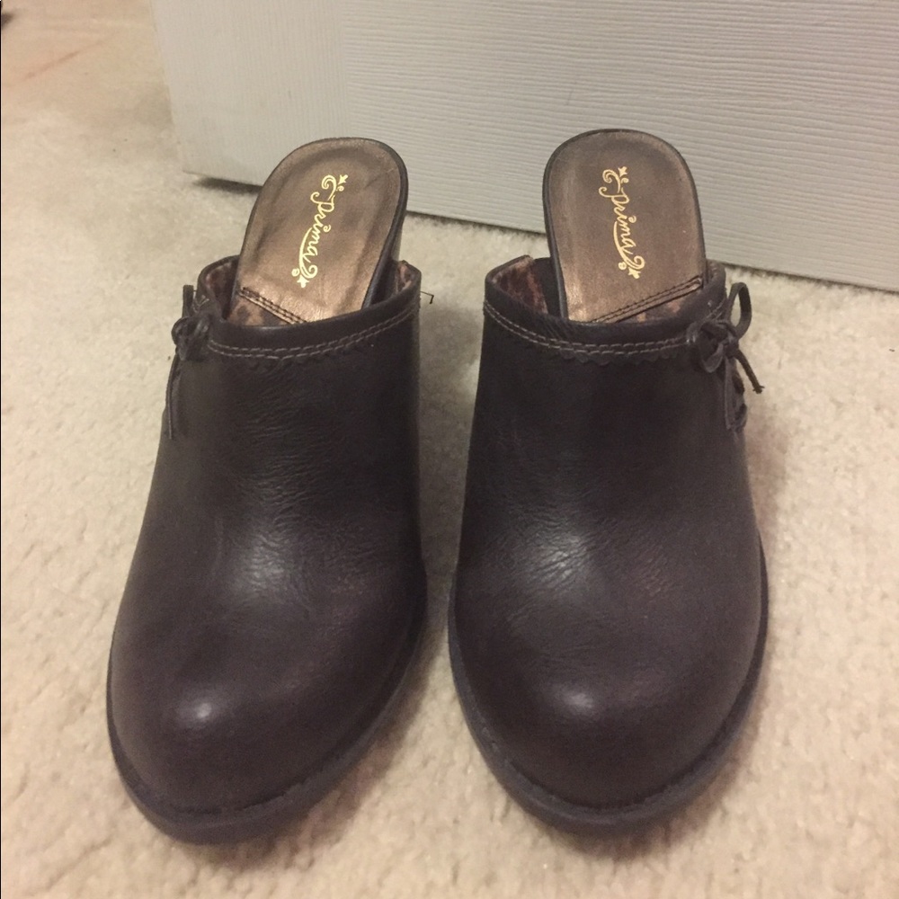 Dark brown high heel clog