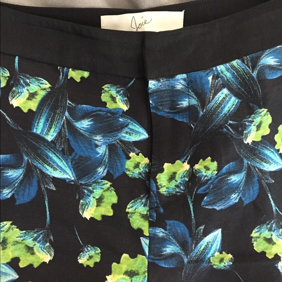 Joie. silk and linen blend shorts - Picture 2 of 4