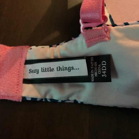 VS Sexy Little Things multi-way convertible bra‼️ - Picture 2 of 7