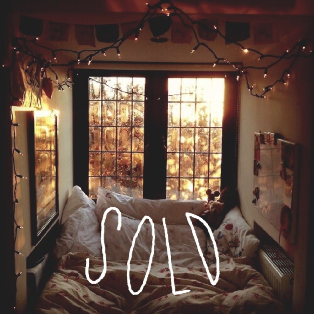 ❄️ • Sold • ❄️