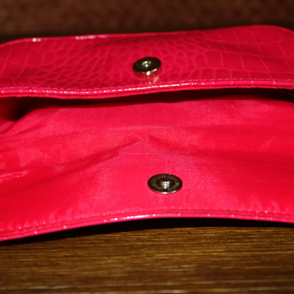 Liz Claiborne Wristlet - Picture 3 of 4