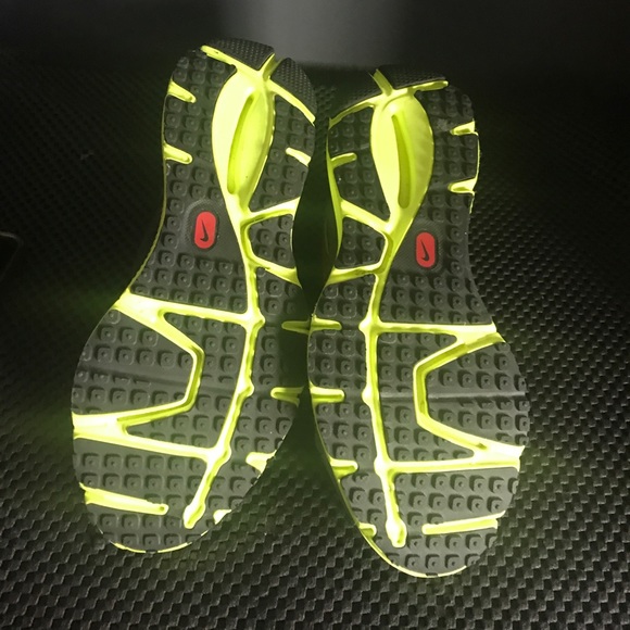 Nike shoes - Picture 3 of 5