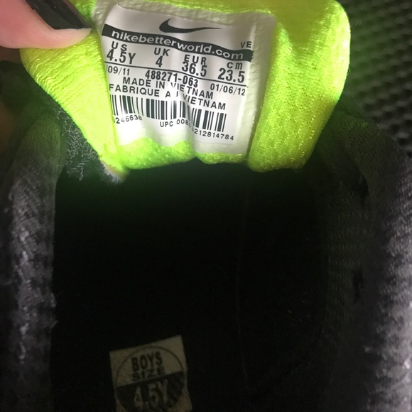 Nike shoes - Picture 5 of 5