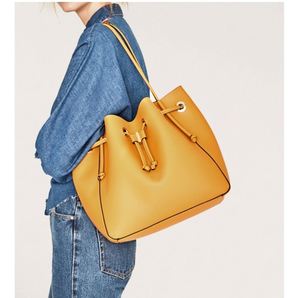 Convertible yellow bag