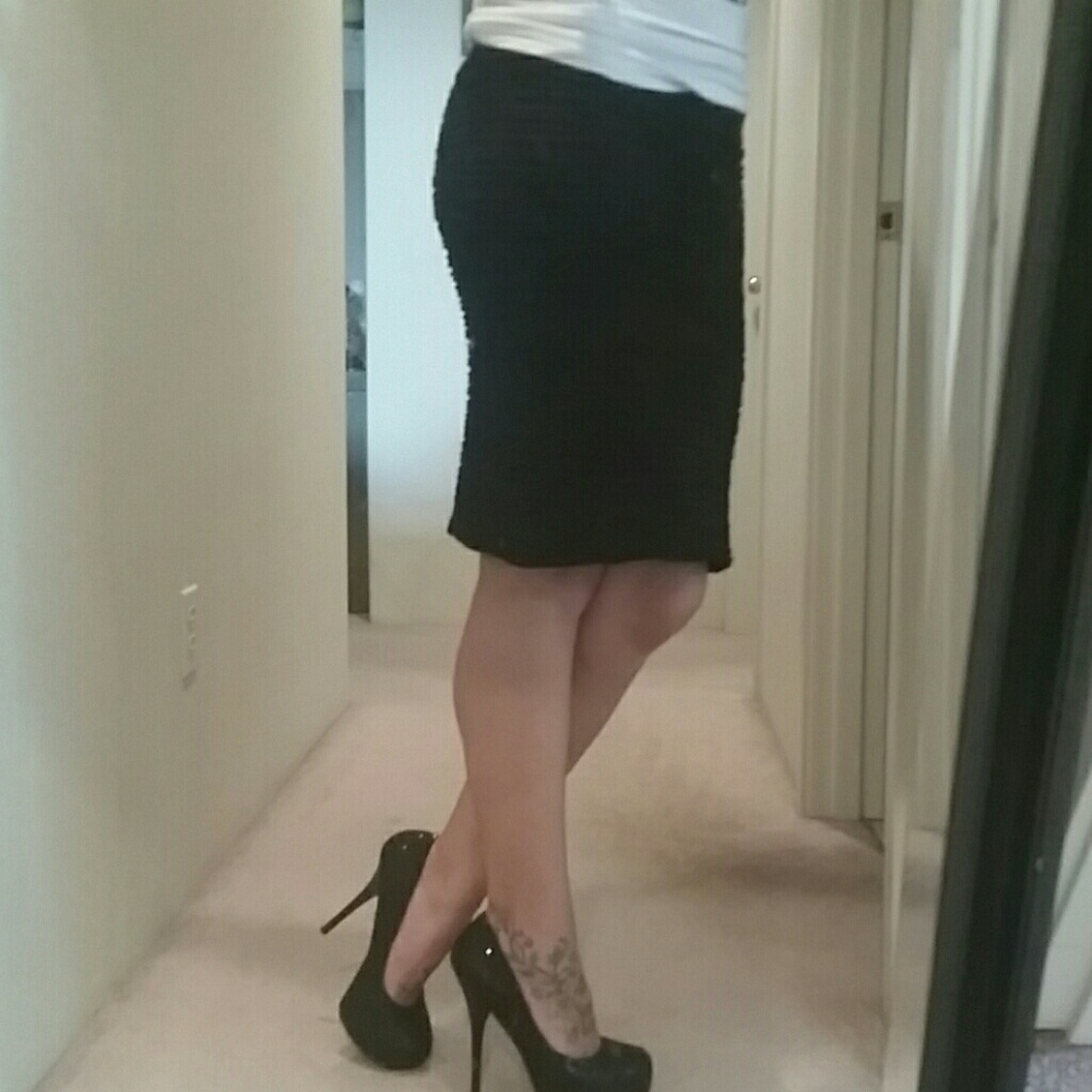 Last chance!!!!Slinky black skirt