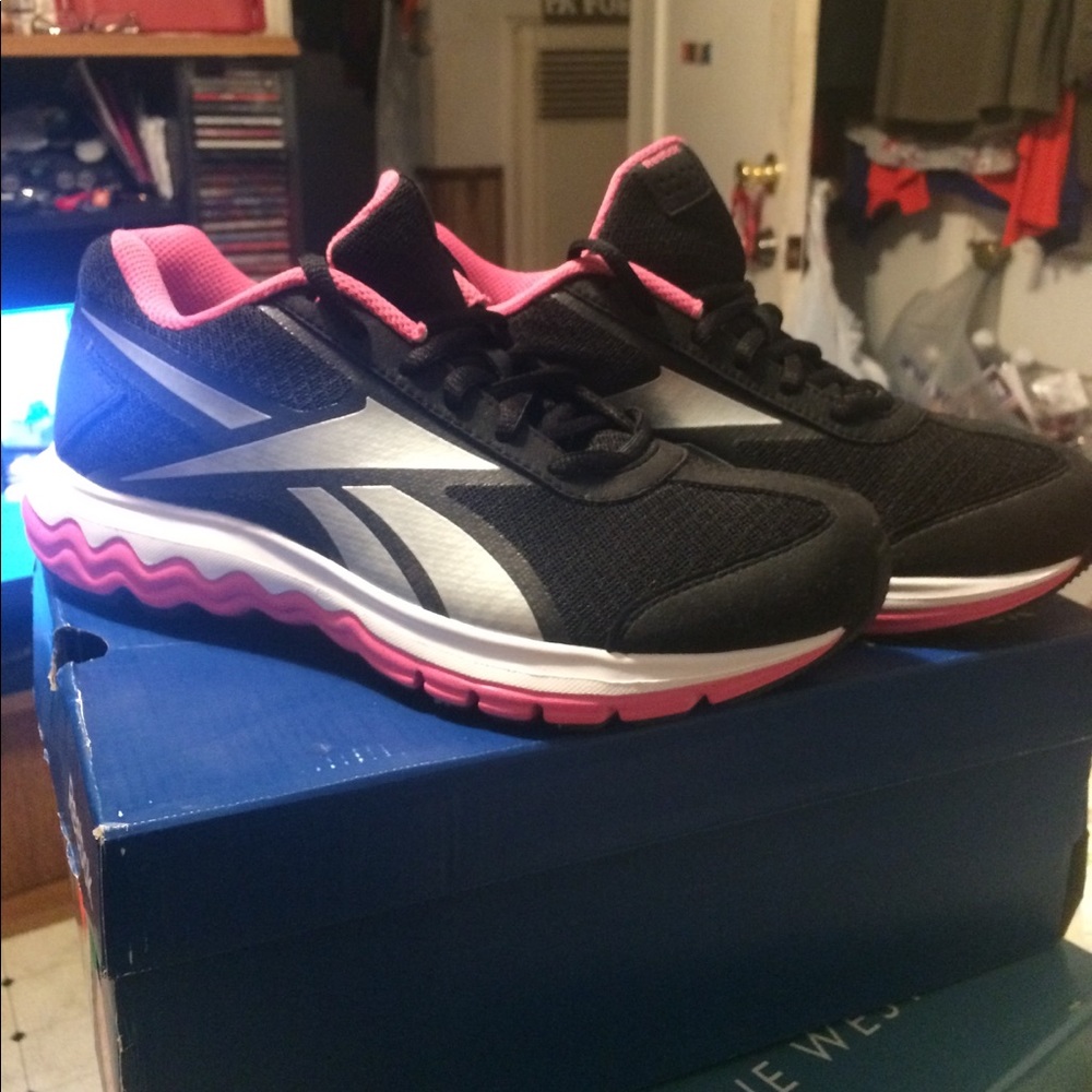 New Woman's Reebok Sneakers