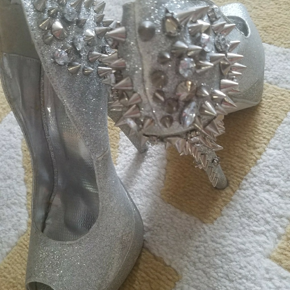 Diamond Rock Stud Glitter Heels Size 6