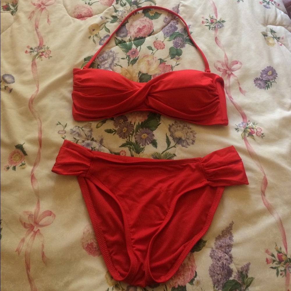 👙 Red Bikini