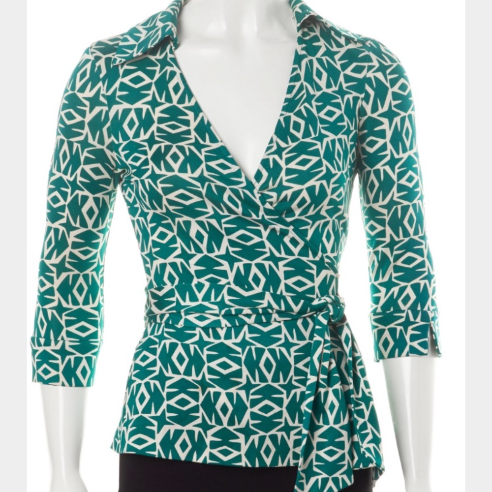 Diane Von Furstenberg 3/4 sleeve wrap top