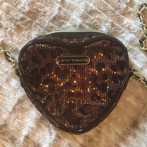BETSEY JOHNSON small segue heart shaped purse.