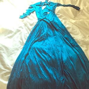 NWT DVF floor length silk turquoise wrap.